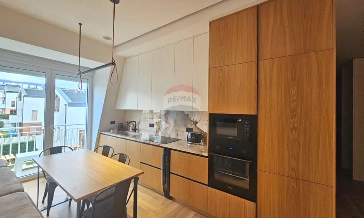 Appartamento in affitto a Tirana 2+1, Arredato