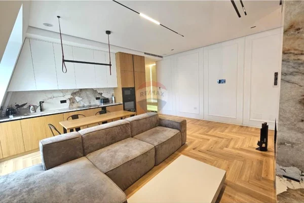 Appartamento in affitto a Tirana 2+1, Arredato