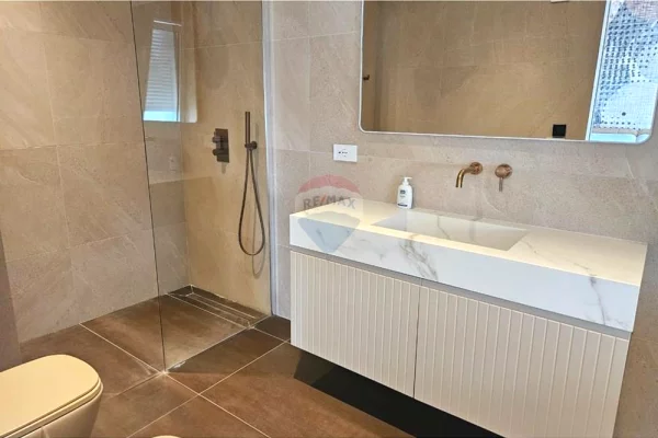 Appartamento in affitto a Tirana 2+1, Arredato