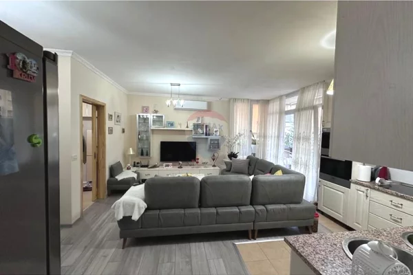 Shtepi ne shitje Apartament ne Tirane, 2+1, Mobilimi E mobiluar, Pagesa 190,000  Euro.