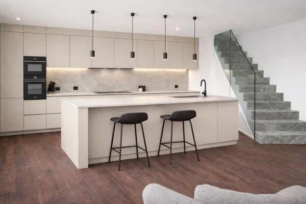 Shtepi me qera Vila Luksoze ne Tirane, 3+1, Mobilimi E mobiluar, Pagesa 4,000  Euro.