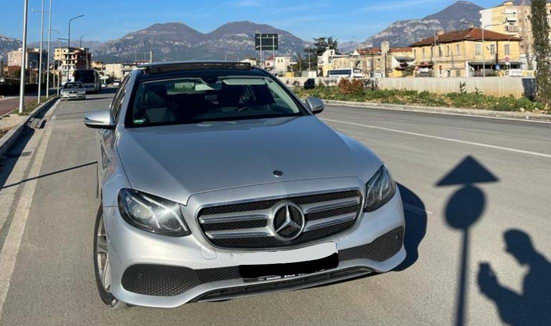 Jepet me qera Mercedes Benz e class 2017 duke filluar nga 90 Euro