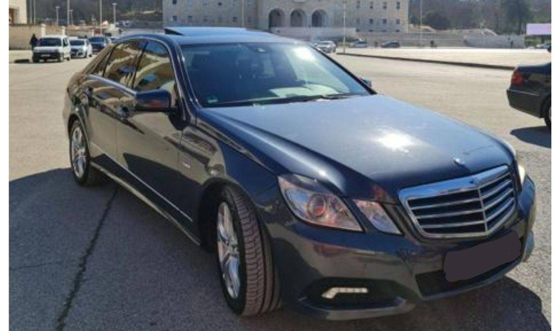 Jepet me qera makina Mercedes Benz E- CLASS duke filluar nga 75 Euro
