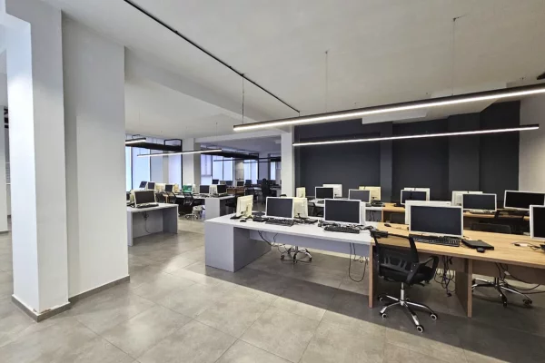 Ambient biznesi me qera 1+1 ne Tirane - 7,500 Euro