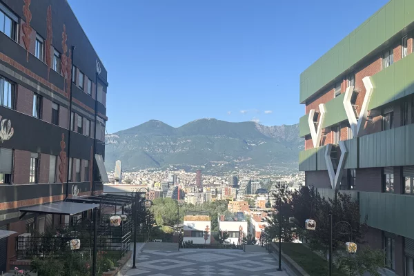 Shtepi me qera Apartament ne Tirane, 1+1, Mobilimi E mobiluar, Pagesa 600  Euro.