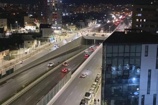 Shtepi ne shitje Apartament ne Tirane, 2+1, Mobilimi E mobiluar, Pagesa 165,000  Euro.