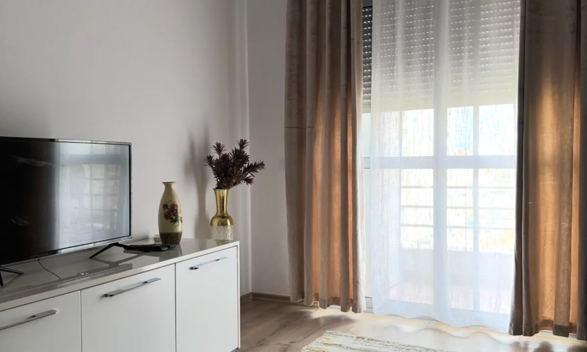 Shtepi me qera Apartament ne Tirane, 1+1, Mobilimi E mobiluar, Pagesa 450  Euro.