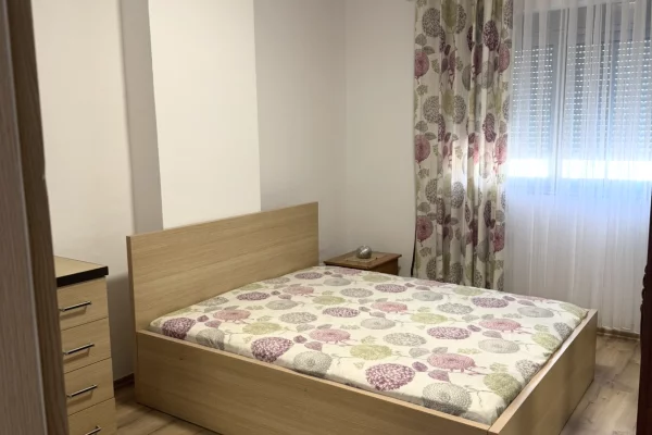 Shtepi me qera Apartament ne Tirane, 1+1, Mobilimi E mobiluar, Pagesa 450  Euro.