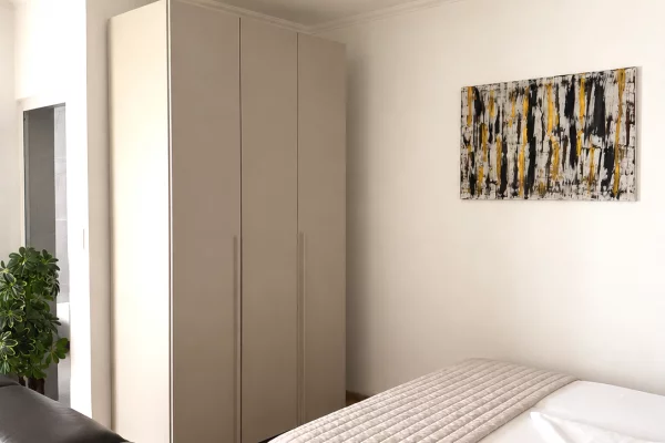 Shtepi me qera Apartament ne Tirane, Garsoniere, Mobilimi E mobiluar, Pagesa 45,000  Leke.
