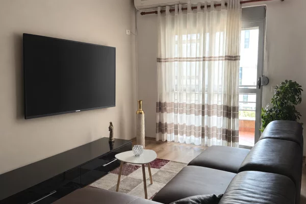 Shtepi me qera Apartament ne Tirane, Garsoniere, Mobilimi E mobiluar, Pagesa 45,000  Leke.