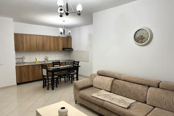 Shtepi me qera Apartament ne Tirane, 3+1, Mobilimi E mobiluar, Pagesa 50,000  Leke.