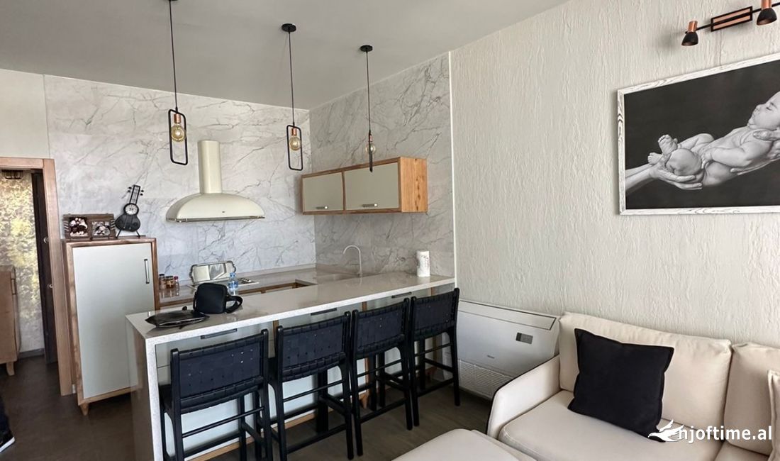 Shtepi me qera Apartament ne Tirane, 2+1, Mobilimi E mobiluar, Pagesa 700  Euro.