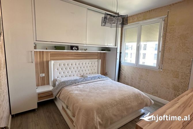 Shtepi me qera Apartament ne Tirane, 2+1, Mobilimi E mobiluar, Pagesa 700  Euro.