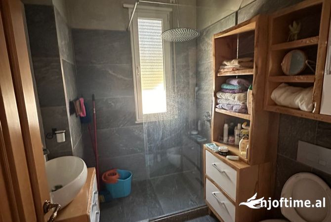 Shtepi me qera Apartament ne Tirane, 2+1, Mobilimi E mobiluar, Pagesa 700  Euro.