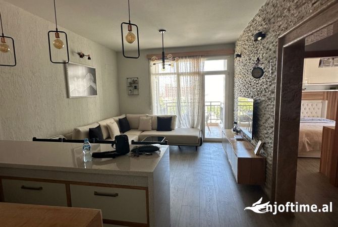 Shtepi me qera Apartament ne Tirane, 2+1, Mobilimi E mobiluar, Pagesa 700  Euro.