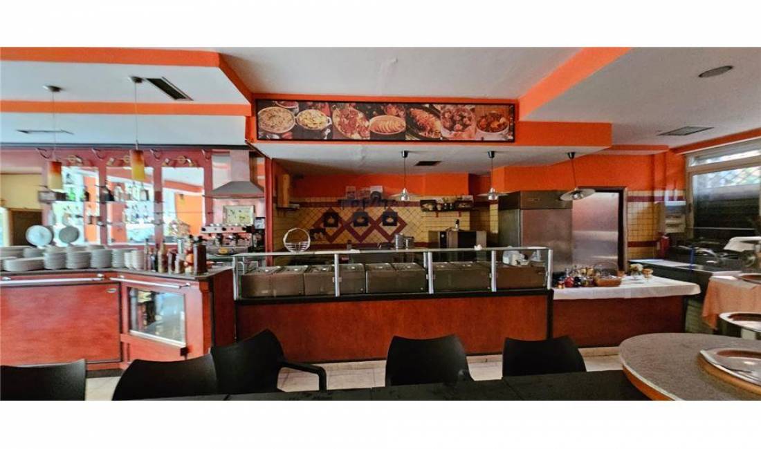 Jepet me qera lokal tek Komuna Parisit