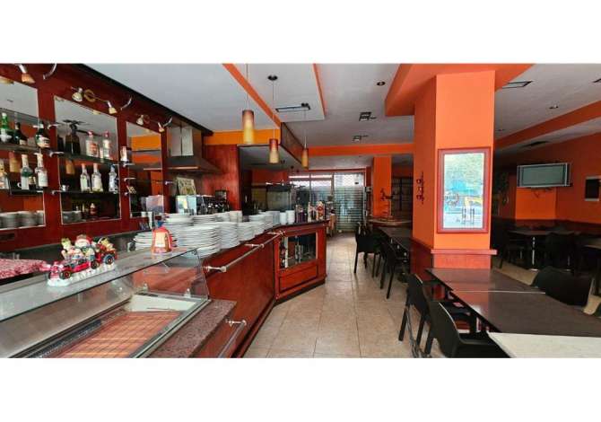 Jepet me qera lokal tek Komuna Parisit