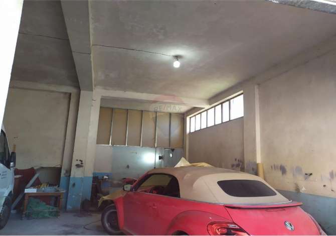 Ambient biznesi me qera 4+1 ne Tirane - 600 Euro