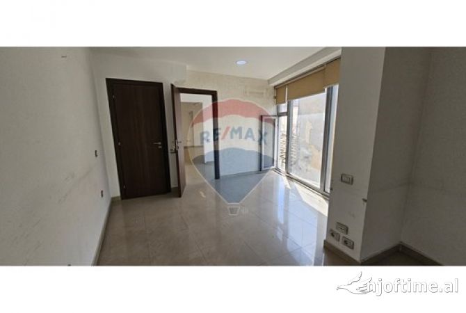 Jepet ambient zyre me qera tek Pazari i Ri