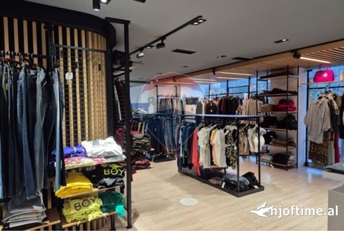 Shitet biznes me veshje tek 21 Dhjetori