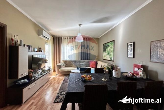Shtepi ne shitje Apartament ne Tirane, 1+1, Mobilimi E mobiluar, Pagesa 95,000  Euro.