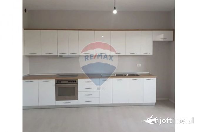 Ofrohet per qira ambient per perdorim zyre ne Riverside Residence