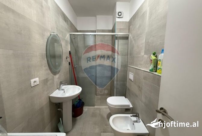 Shtepi ne shitje Apartament ne Tirane, 1+1, Mobilimi E mobiluar, Pagesa 89,000  Euro.