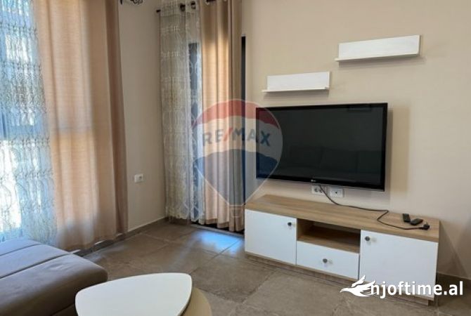 Shitet apartament 1+1 tek Tirana Entry 1