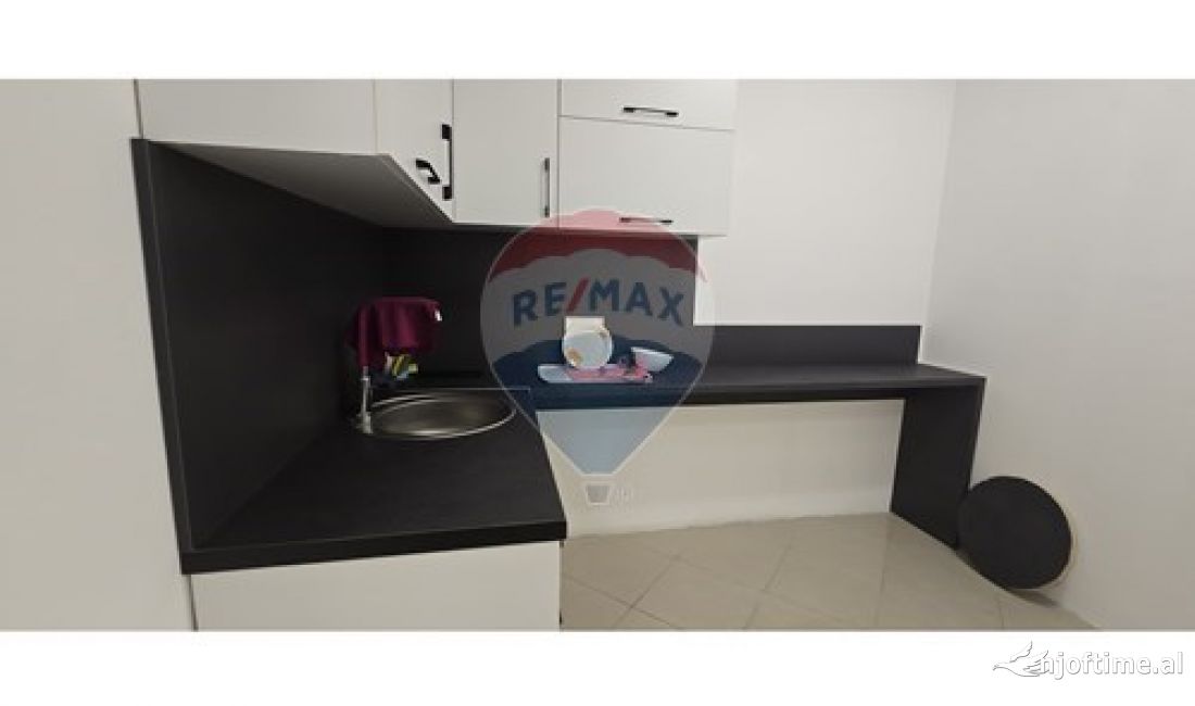 Jepet me qira ambient per zyra prane Toptani