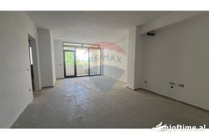 Shtepi ne shitje Apartament ne Tirane, 1+1, Mobilimi Bosh, pa mobiluar, Pagesa 103,000  Euro.