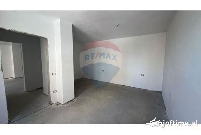 Shtepi ne shitje Apartament ne Tirane, 1+1, Mobilimi Bosh, pa mobiluar, Pagesa 103,000  Euro.