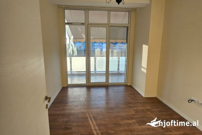 Ambient zyre 3+1 me qira tek Kompleksi Kika 2