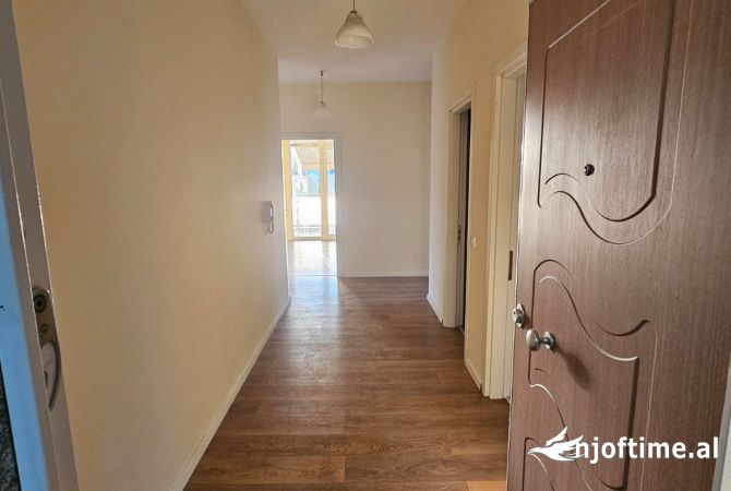 Ambient zyre 3+1 me qira tek Kompleksi Kika 2