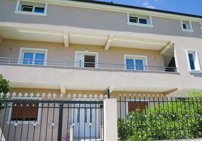 Shtepi ne shitje Vila Luksoze ne Tirane, 4+1, Mobilimi E mobiluar, Pagesa 320,000  Euro.