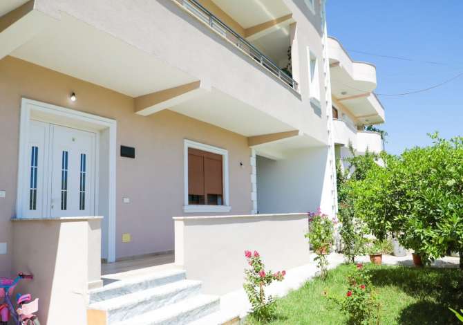 Shtepi ne shitje Vila Luksoze ne Tirane, 4+1, Mobilimi E mobiluar, Pagesa 320,000  Euro.