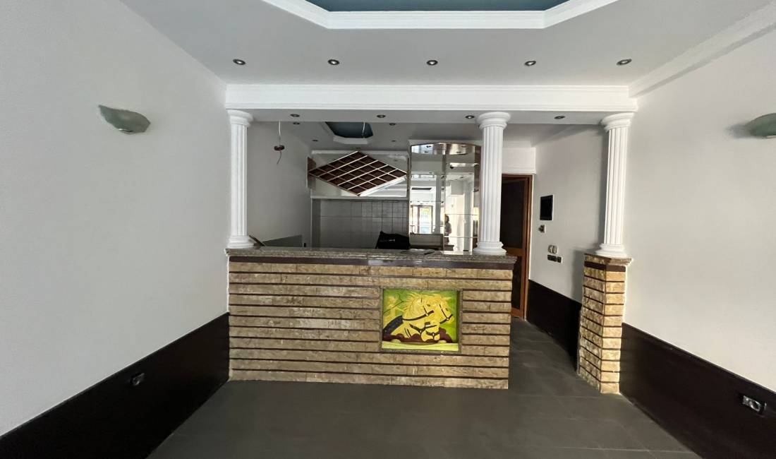 Shitet, Ambjent Biznesi, Rruga 