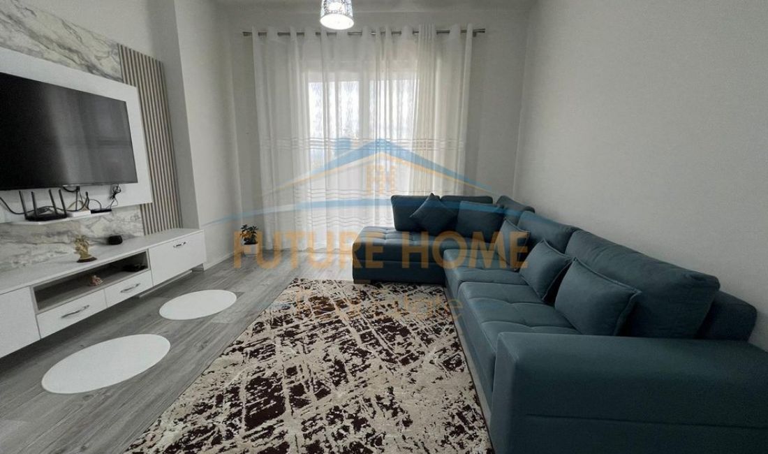 Appartamento in vendita a Tirana 2+1, Arredato