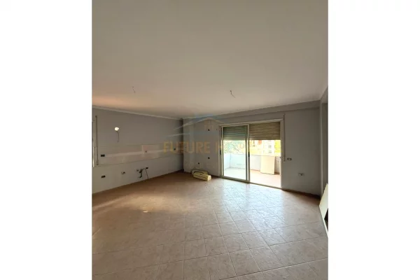 Shtepi ne shitje Apartament ne Tirane, 2+1, Mobilimi Bosh, pa mobiluar, Pagesa 225,000  Euro.