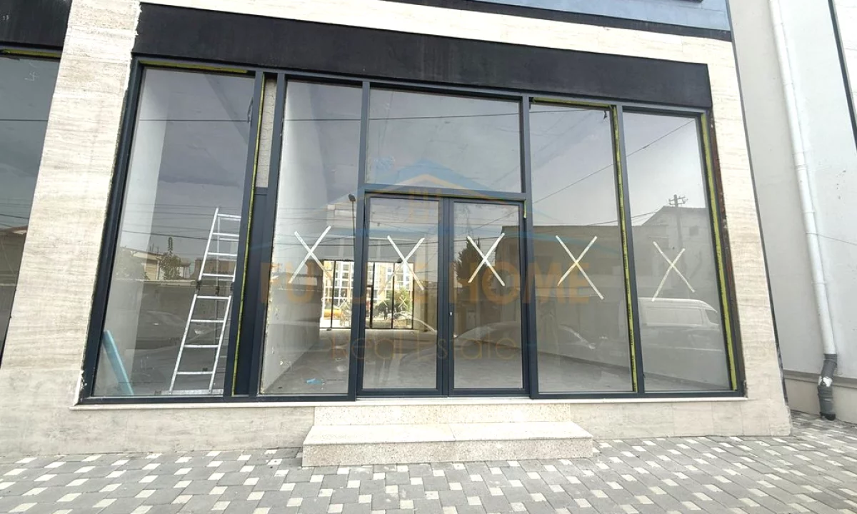 Qera, Ambjent Biznesi, Jordan Misja, Tirane