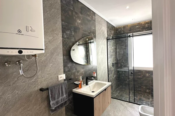 Appartamento in vendita a Tirana 2+1, Vuoto