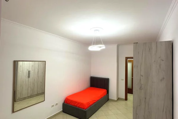 Shtepi ne shitje Apartament ne Tirane, 2+1, Mobilimi E mobiluar, Pagesa 220,000  Euro.