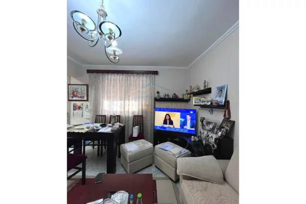 Shitet, Apartament 2+1, Pazari i Ri, Tiranë.
