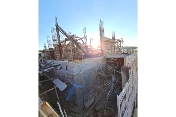 Ambient biznesi ne shitje 5+1 ne Sarande - 1,100,000 Euro