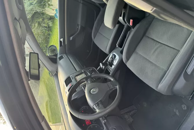 Auto in Vendita a Tirana, Volkswagen, 2005 Diesel,Kambio Automatik Pagamento 4,700  Euro.