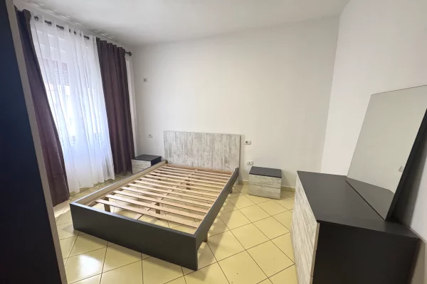 Shtepi me qera Apartament ne Tirane, 1+1, Mobilimi E mobiluar, Pagesa 400  Euro.