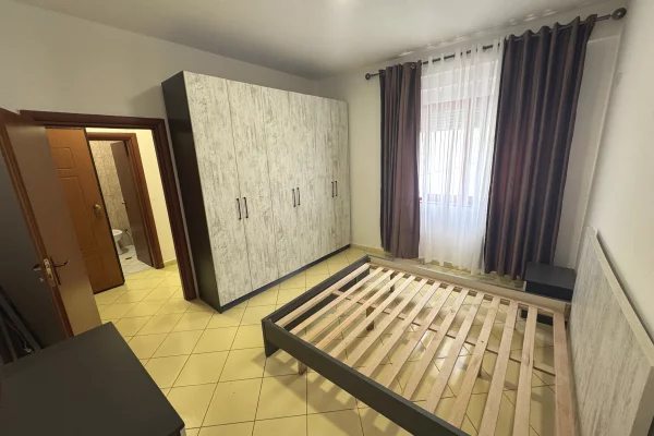 Shtepi me qera Apartament ne Tirane, 1+1, Mobilimi E mobiluar, Pagesa 400  Euro.