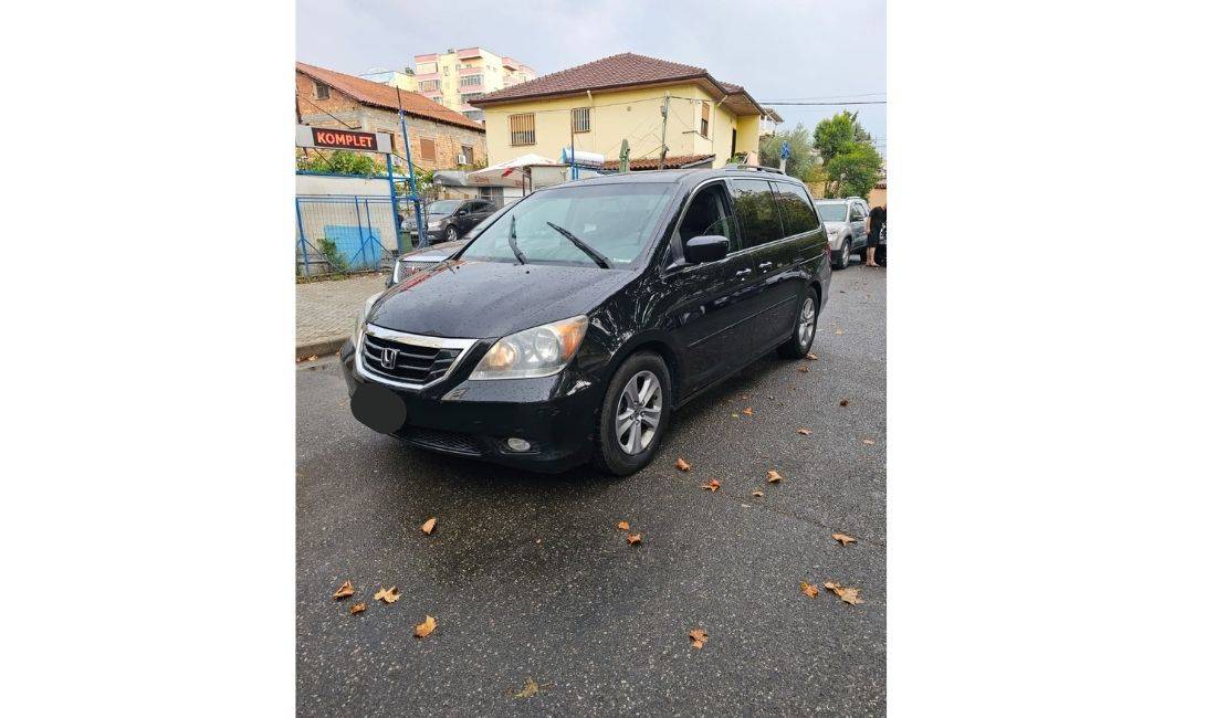 Jepet Furgon me Qera duke filluar nga 100 euro dita