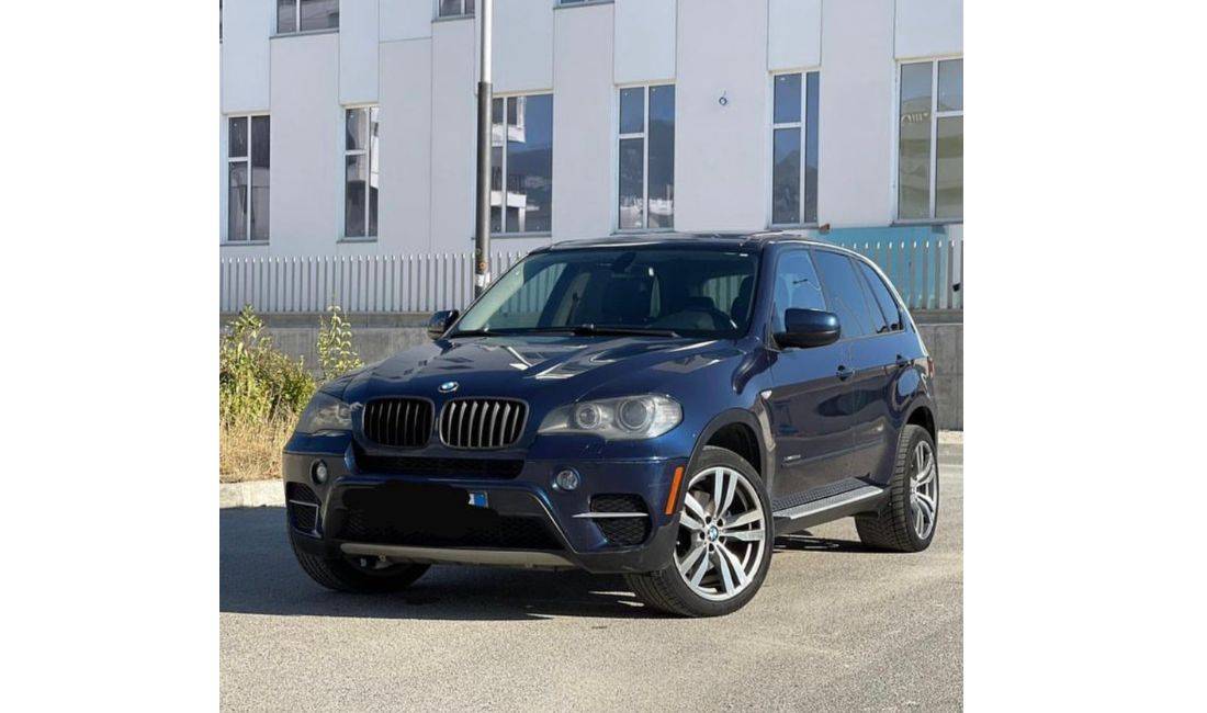 Jepet me qera BMW X5 duke filluar me 90 euro dita