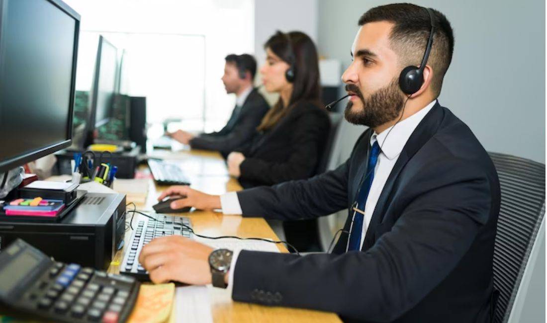 Job Offers in Tirana, Profession Operator/Team Leader/Rention , Beginner/Little experience, Payment 1,000  Euro.