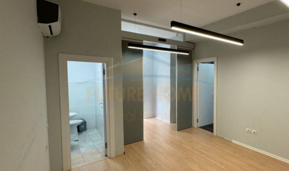 Qira, Ambient Biznesi, Stacioni i Trenit, Tirane.